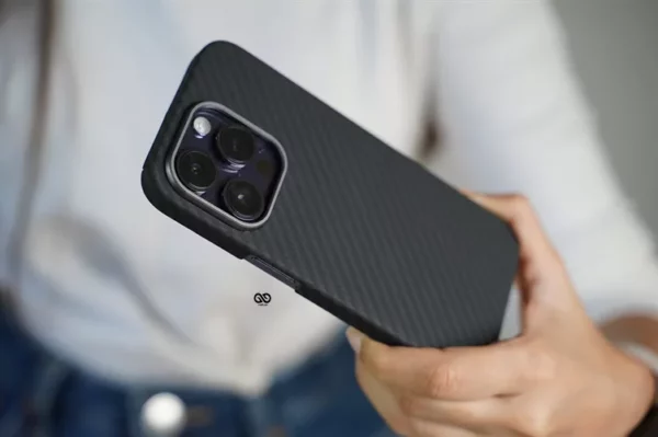 Magsafe Real Aramid Carbon Fiber Case for iPhone 14 Pro - Image 13