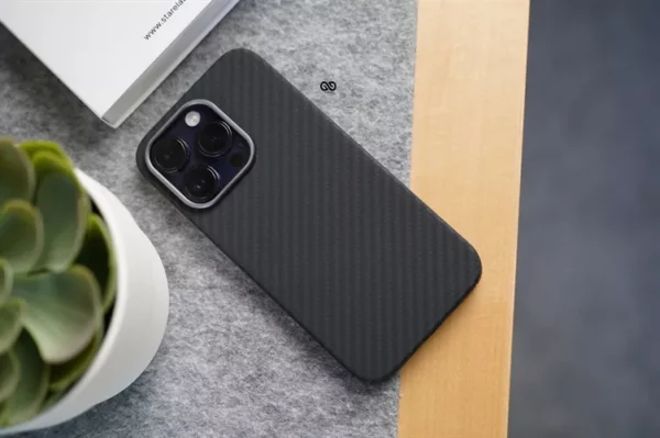 Magsafe Real Aramid Carbon Fiber Case for iPhone 14 Pro - Image 9