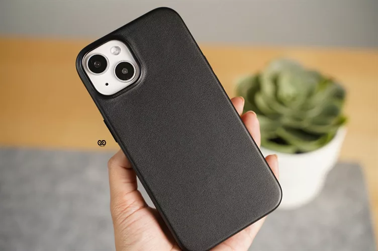 Sustainable iPhone Cases made of vegan leather