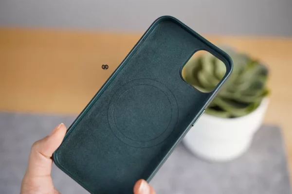 MagSafe Vegan Leather Case - Image 19