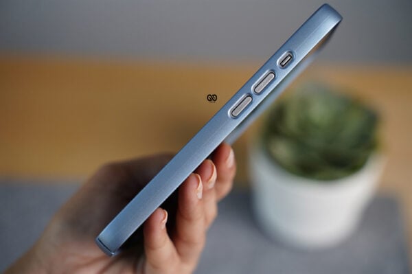 Magsafe Minimal Slim Hard Case With Microfibre Lining - Image 60