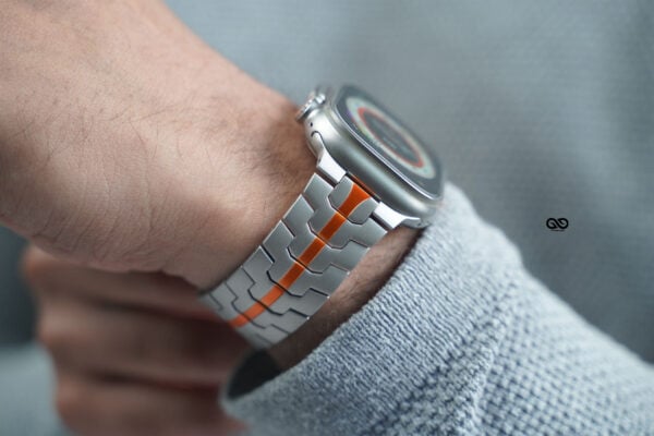 Titanium/Orange Link Chain Strap For Apple Watch 49 MM Series Ultra/Ultra 2 - Image 4