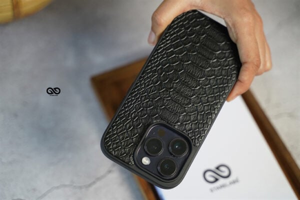 Designer Croc Textured Faux Leather Case - Image 3