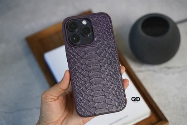 Designer Croc Textured Faux Leather Case - Image 12