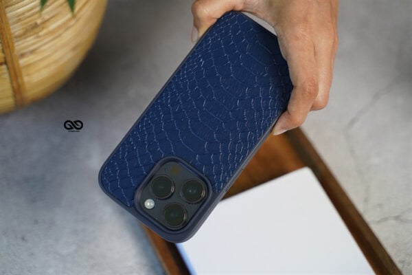 Designer Croc Textured Faux Leather Case - Image 5