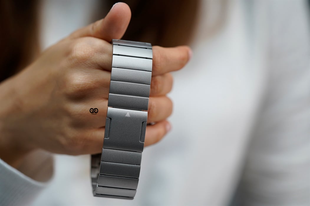 Titanium Matte Finish Detachable Link Strap With Magnetic Closure For Apple Watch 44MM 45MM 46MM Series 4 5 6 7 8 9 10 11 (SE 2 3 Gen) 50 Titanium Matte Finish Detachable Link Strap With Magnetic Closure For Apple Watch 44MM 45MM 46MM Series 4 5 6 7 8 9 10 11 (SE 2 3 Gen) - Image 50