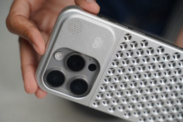 Aero Mesh Metallic Case - Image 36