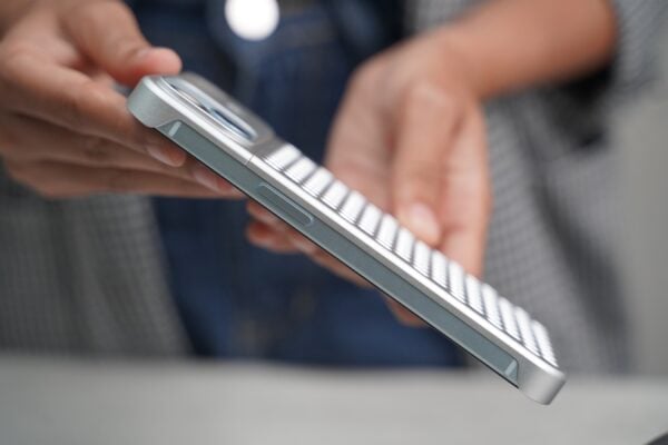 Aero Mesh Metallic Case - Image 19