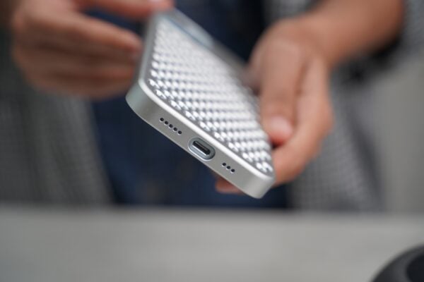 Aero Mesh Metallic Case - Image 18