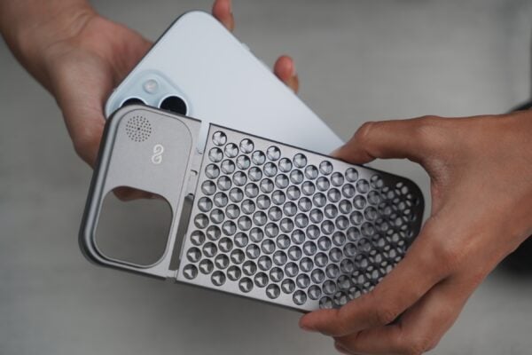 Aero Mesh Metallic Case - Image 11