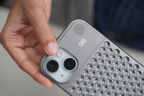 Aero Mesh Metallic Case - Image 2
