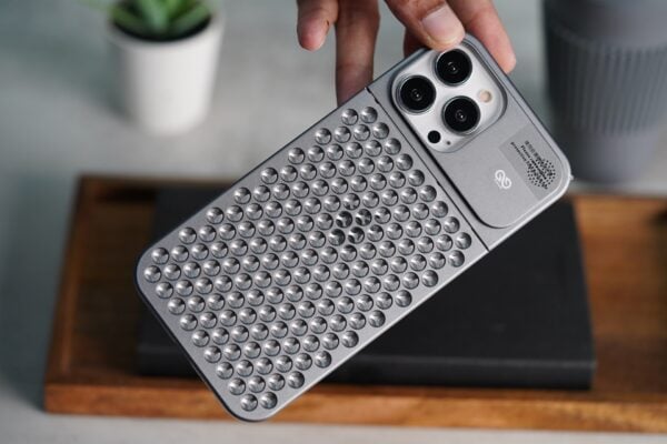 Aero Mesh Metallic Case - Image 10