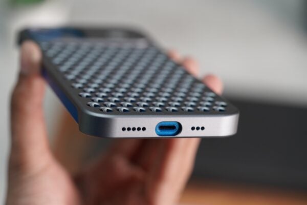Aero Mesh Metallic Case - Image 93