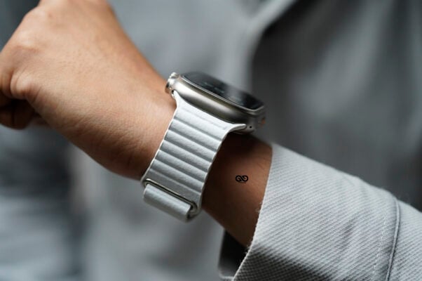 White Magnetic leather Loop For Apple Watch 49 (Series Ultra/Ultra 2/Ultra 3)