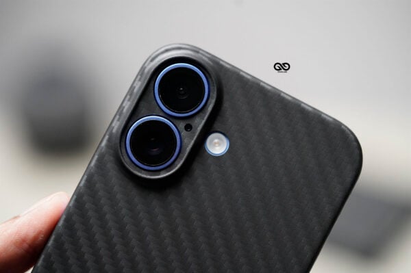 Carbon Ultra Thin Case for iPhone 16/16Plus/16Pro/16ProMax - Image 12
