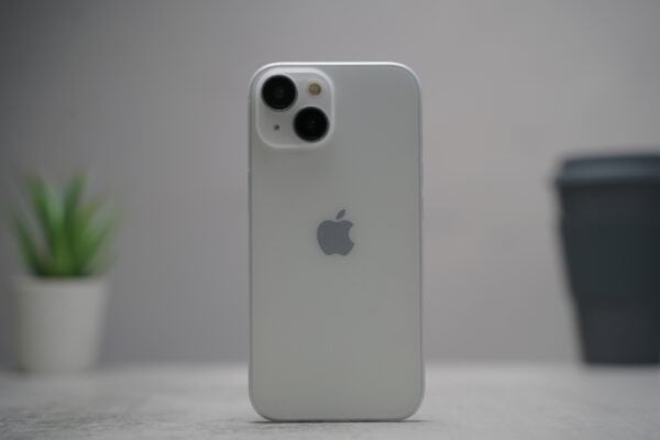 Frosted White Ultra Thin Case for iPhone 15 - Image 7