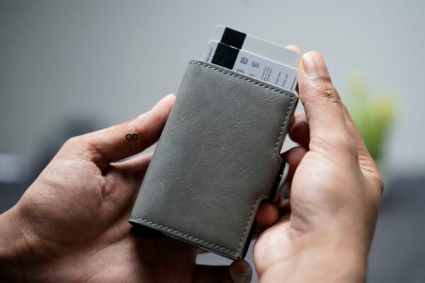 Vegan Leather Card And Cash Holder - Image 57