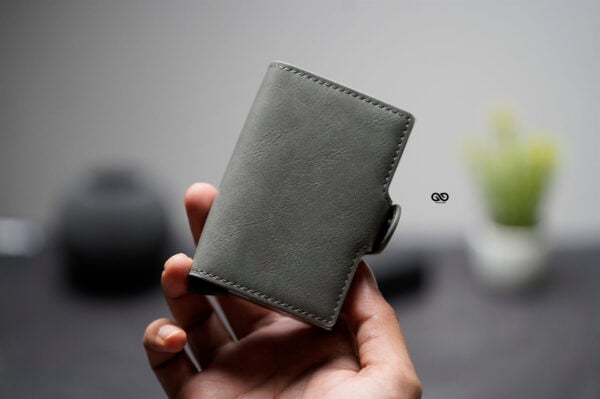 Vegan Leather Card And Cash Holder - Image 5