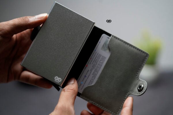 Vegan Leather Card And Cash Holder - Image 11