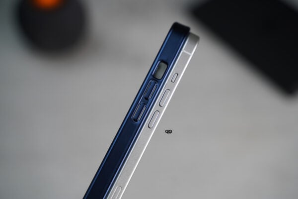 Deep Blue Transparent shockproof case with colored border For iPhone 15/15 Plus - Image 9