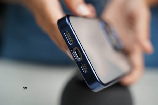 Deep Blue Transparent shockproof case with colored border For iPhone 15Pro/15Pro Max - Image 4