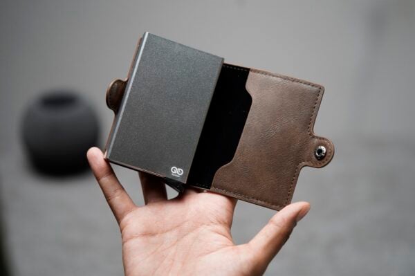Vegan Leather Card And Cash Holder - Image 13