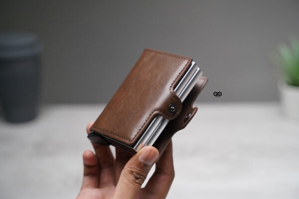 Vegan Leather Card And Cash Holder - Image 12