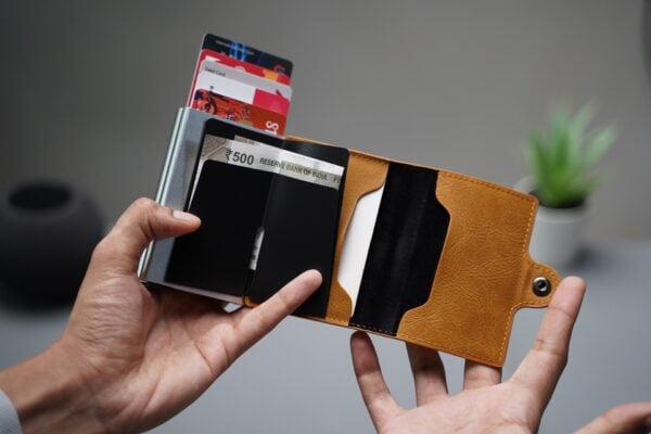 Vegan Leather Card And Cash Holder - Image 11