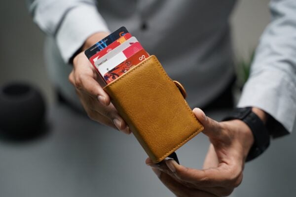 Vegan Leather Card And Cash Holder - Image 5