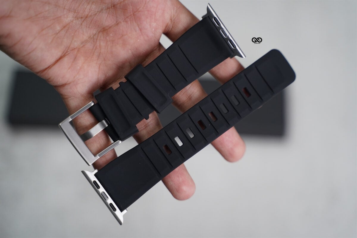 Black Waterproof Silicone Sports Band with Buckle for Apple Watch 44MM 45MM 46MM Series 4 5 6 7 8 9 10 SE SE 2 Gen