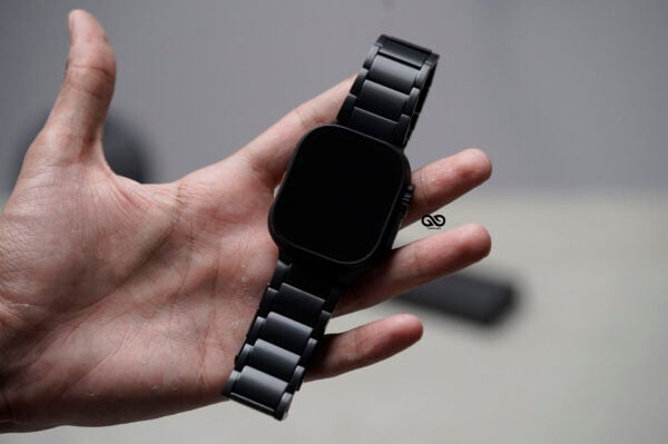 Black Titanium Link Strap For Apple Watch 49 MM Series Ultra/Ultra 2 - Image 5