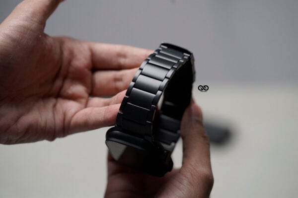 Black Titanium Link Strap For Apple Watch 49 MM Series Ultra/Ultra 2 - Image 3