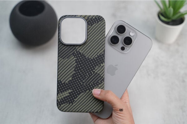 Magsafe Camo Black Yellow Real Aramid  Case for iPhone 15 Pro - Image 11
