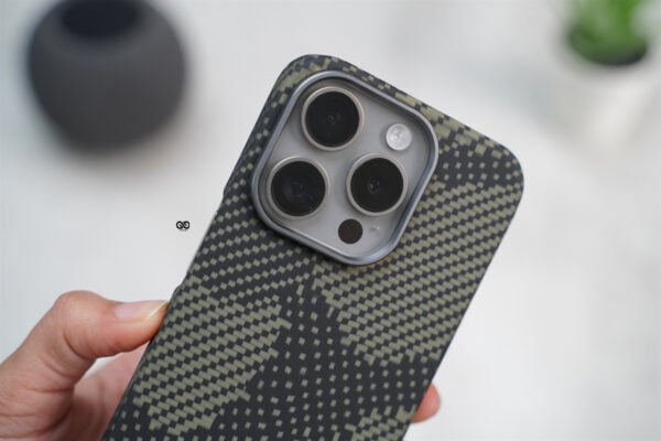 Magsafe Camo Black Yellow Real Aramid  Case for iPhone 15 Pro - Image 14