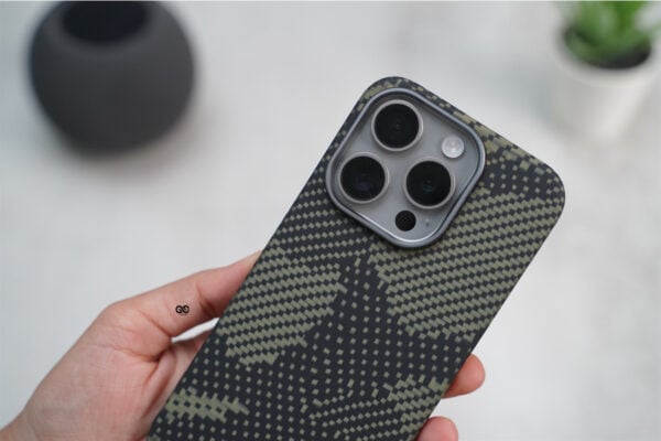 Magsafe Camo Black Yellow Real Aramid  Case for iPhone 15 Pro - Image 15