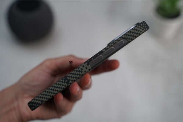 Magsafe Camo Black Yellow Real Aramid  Case for iPhone 15 Pro - Image 16