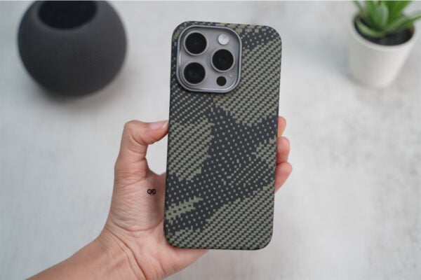 Magsafe Camo Black Yellow Real Aramid  Case for iPhone 15 Pro - Image 18