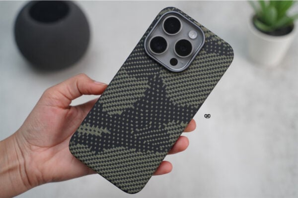 Magsafe Camo Black Yellow Real Aramid  Case for iPhone 15 Pro - Image 3