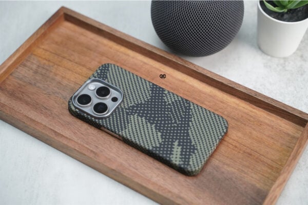 Magsafe Camo Black Yellow Real Aramid  Case for iPhone 15 Pro - Image 7