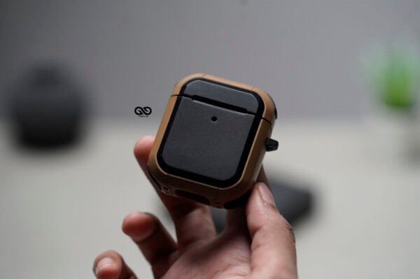 Chocolate Brown Defender Airpods 1/2 Case - Image 4