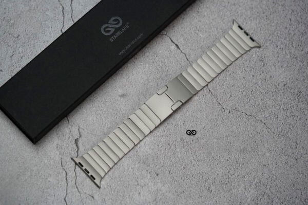 Real Titanium Link Strap Metal Bracelet With Detachable Link For Apple Watch 49 MM Series Ultra/Ultra 2 - Image 10
