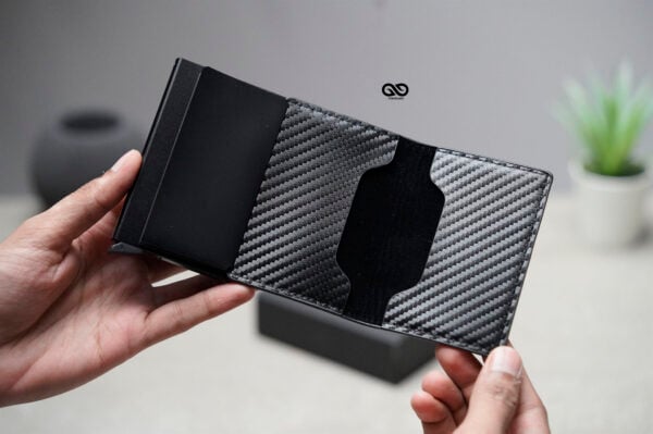 Slim Carbon Fiber Leather Card Holder with Single Slot Wallet - Image 8