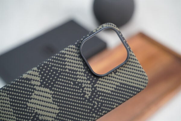 Magsafe Camo Black Yellow Real Aramid  Case for iPhone 15 Pro - Image 24