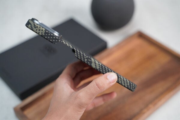 Magsafe Camo Black Yellow Real Aramid  Case for iPhone 15 Pro Max - Image 11