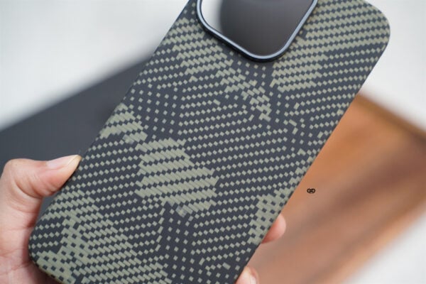 Magsafe Camo Black Yellow Real Aramid  Case for iPhone 15 Pro Max - Image 9