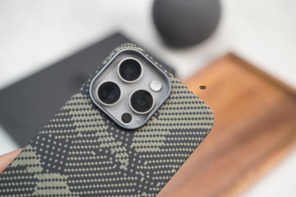Magsafe Camo Black Yellow Real Aramid  Case for iPhone 15 Pro Max - Image 5