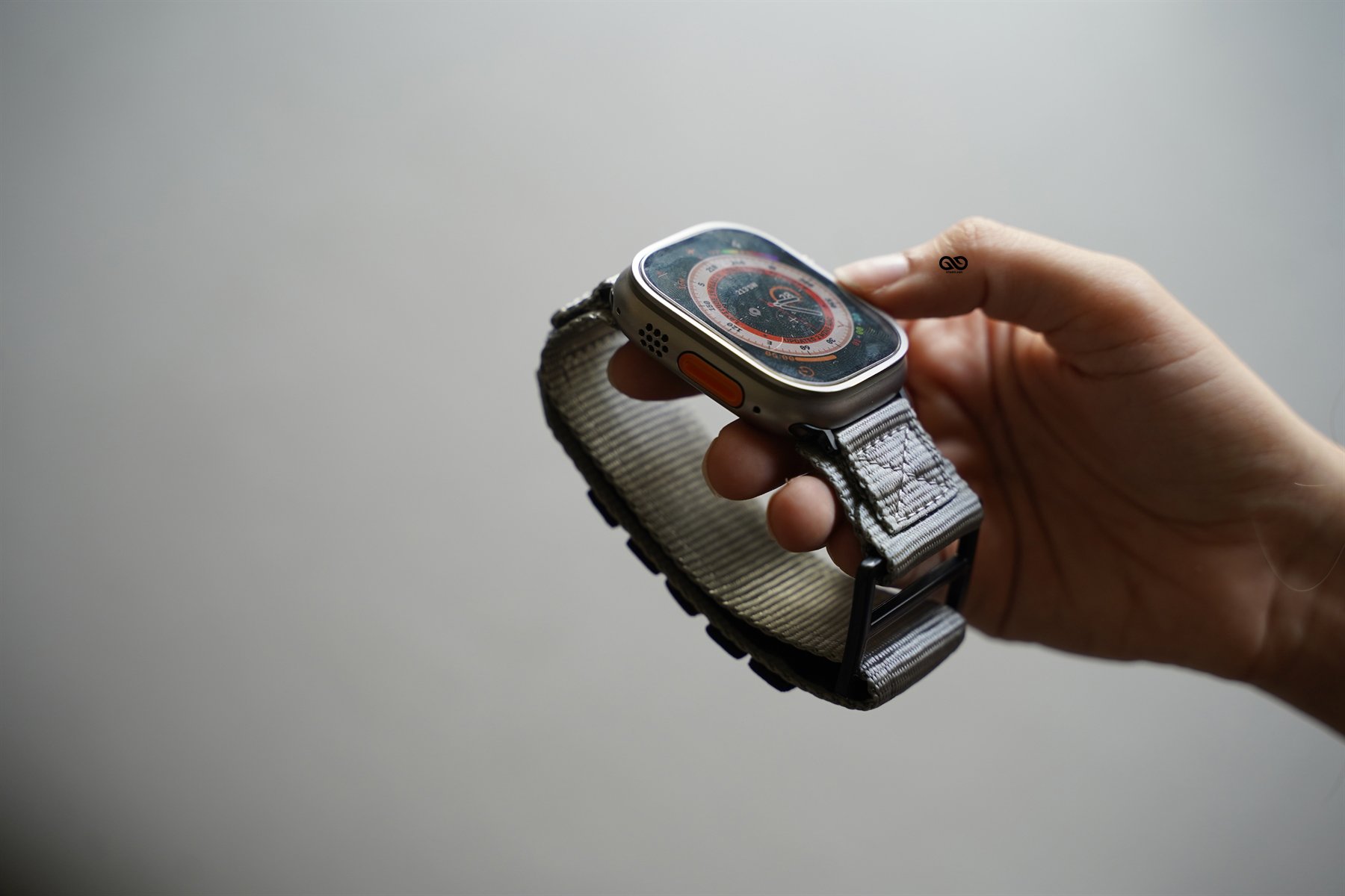 Uag apple best sale watch band review