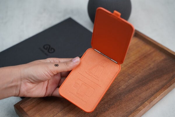 MagSafe Vegan Leather Card Holder and Stand - Image 32