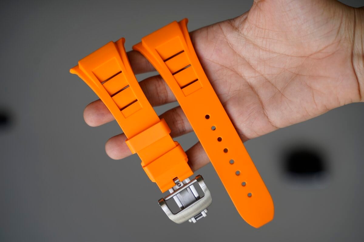 Vented FKM Rubber Band With 316L Buckle Closure For Apple Watch 49 MM Series Ultra/Ultra 2