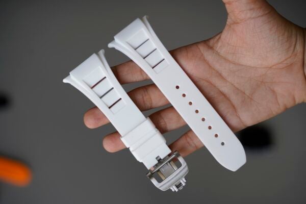 Vented FKM Rubber Band With 316L Buckle Closure For Apple Watch 49 MM Series Ultra/Ultra 2 - Image 28